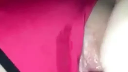 Karım benim ve bir arkadaşımın önünde oynuyor