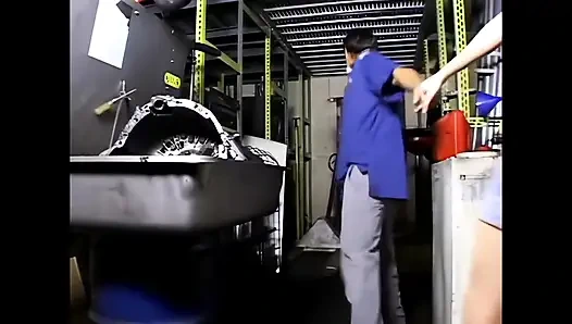 Hailey Young: Orgazm için hevesli ve iki büyük penis tarafından sertçe sikilmiş