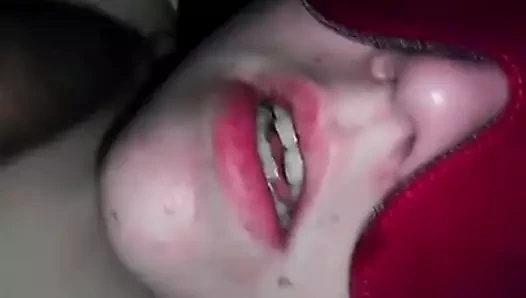 Bir yüz bakımı sadece Jessica Mull'u daha iyi gösterebilir.