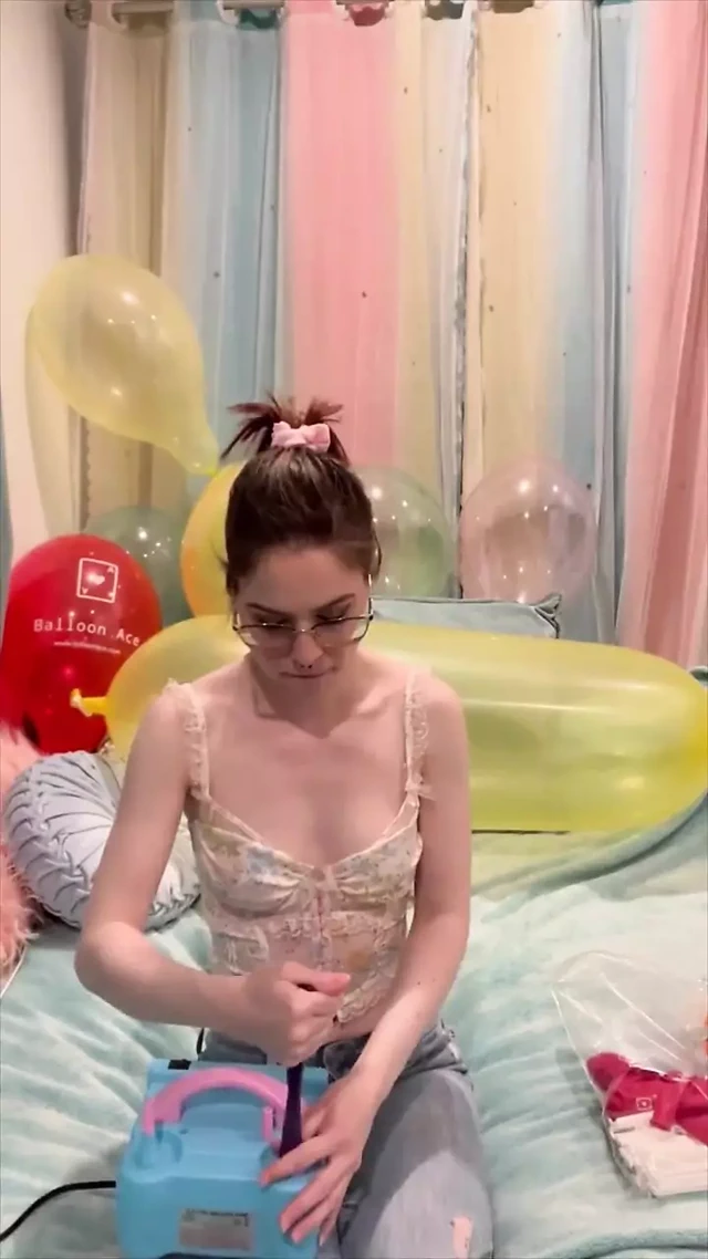 Belbal kristal sabun balonlarını patlatıyor!