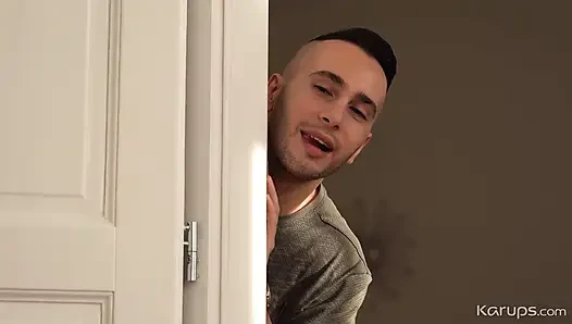 Peeper için oynuyor