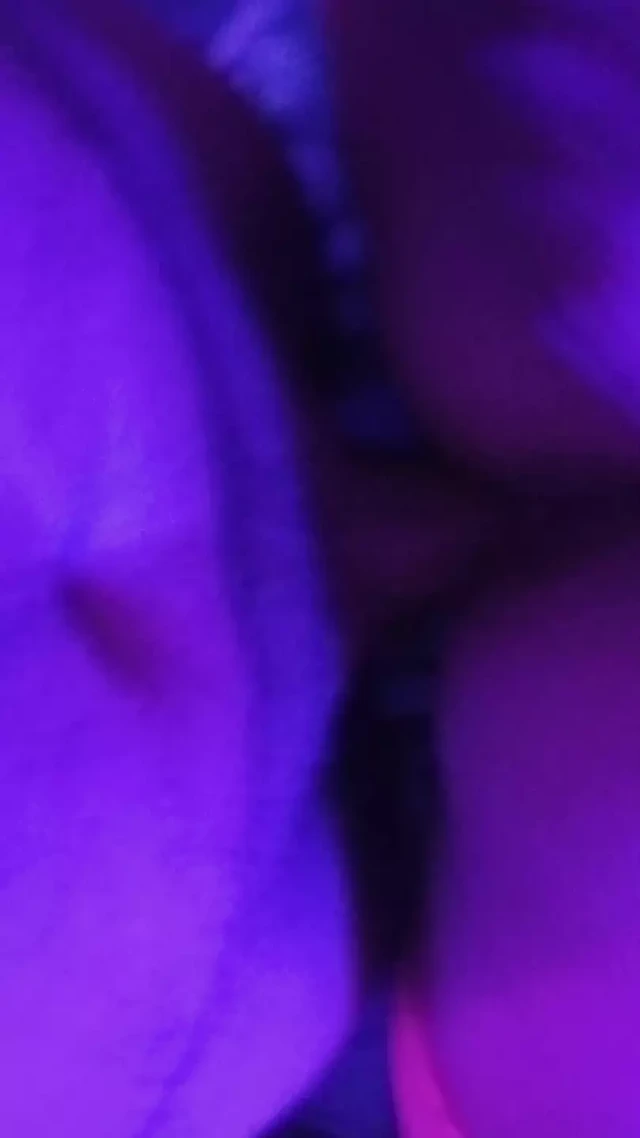 Amına domalarak boşalıyor