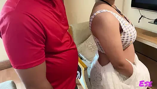 Shaadi Se Pehle Husband Ka Dost Aaya Milne aur Hui Chudai