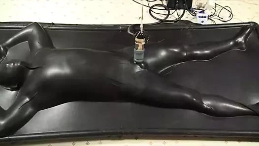 vacbed and estim being milked by venus 2000