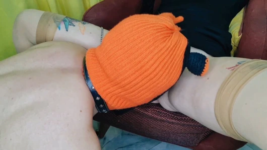 Kadın egemenliği amcık yalama. Şanslı köle dominatrix'in amını yalamayı hak ediyor.