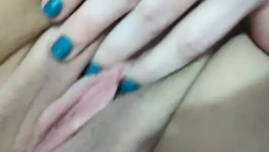 İş yerinde bir an için amımı ovuyor.