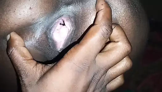 Hintli baldız fışkırtıyor