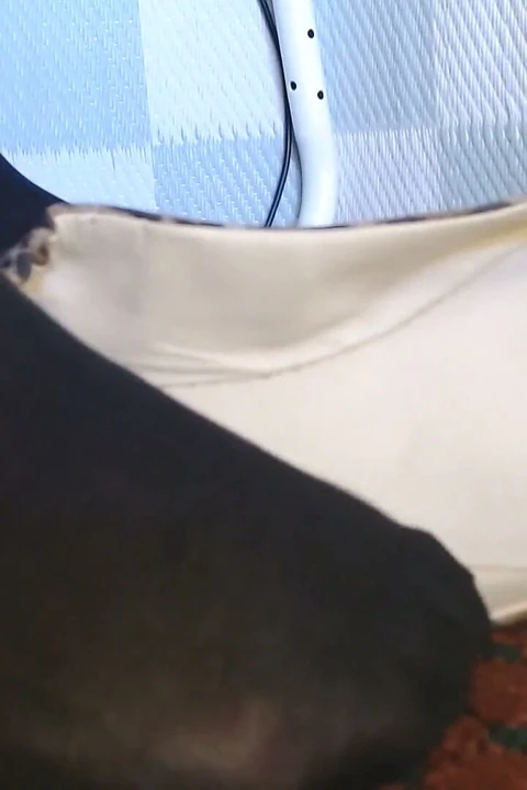 Siyah külotlu çoraplı bale dairemde çok yakın çekim arka görüş