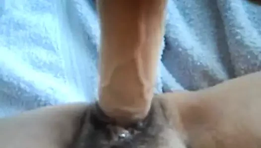 Sıcak dik anneanne oyuncaklar ona seksi ıslak am