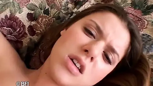 Doğal güzeller sert sikiliyor.