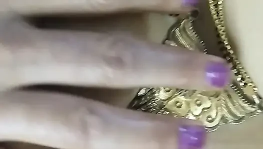 Sexy indian hot lady chut may ungli dal kar chut ka pani nikala