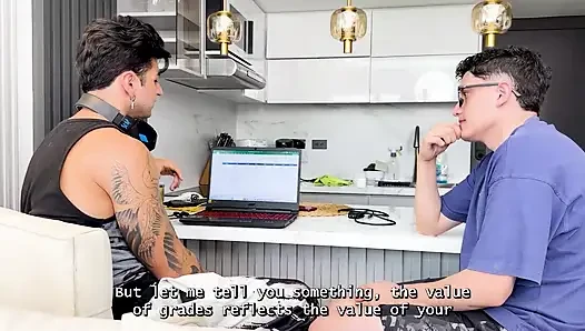 En İyi Arkadaşımın Büyük Üvey Annesiyle Video Oyunları Oynarken Sikiyorum - Naty Delgado