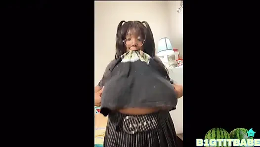 Büyük göğüsler derlemesi (b1gtitbabe)