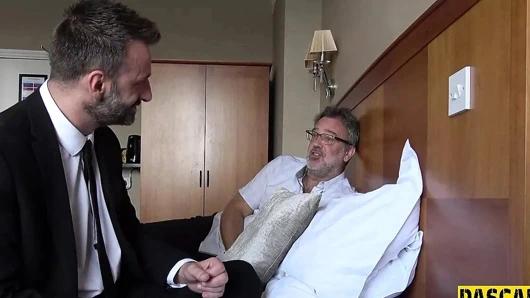 kelepçeli itaatkar boğazlı ve analized