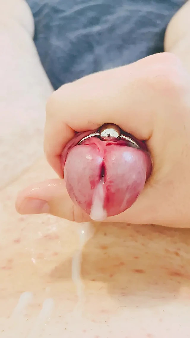 Yüzük ile büyük boşalma