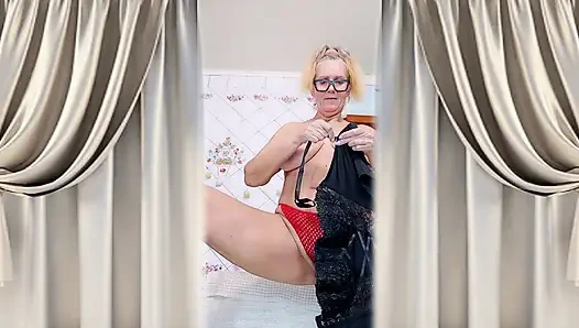 Hot housewife Lukerya flirts in red fishnet panties on the washing machine.