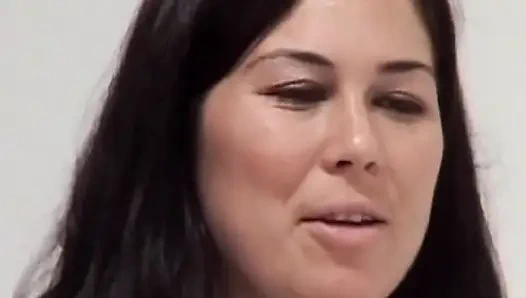 Mükemmel şekilli Fransız bebekler sette lezbiyen eğlencesi yaşıyor