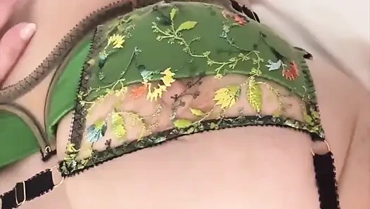 Hala uykulu tatlı kızın olmak ve sana ne kadar takdir ettiğini söylemek için buradayım!