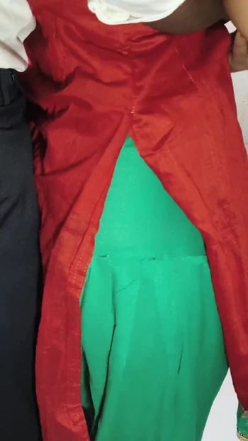 Сногсшибательный момент из "Трахаю молодую горничную - часть 1"