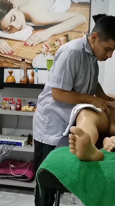 Обязательный для обмена момент из "Массажистка делает мне хороший трах, пока мой муж находится в приемной"