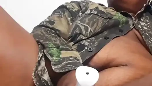 Tatlı zenci iri güzel mara egzotik tek başına fışkırtarak mastürbasyon yapıyor