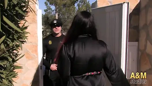 Sürücü belgesi puanlarını geri alan ev hanımı polisi sikiyor !!