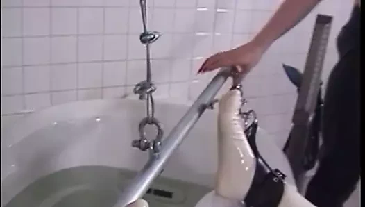 Kızıl alır onu kıçını şaplak kadar o kırmızıya döner