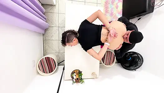 Счастливый день охранника аэропорта.