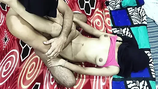 Bakire kızı ilk kez sikiyor. Ve kızın amını siktim