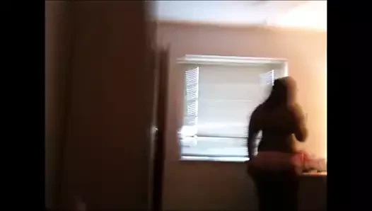 Hint auntie darbeler ve sikikleri için nakit