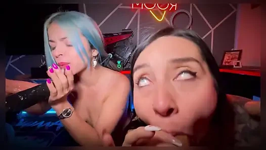 BBC dildoları ve iki azgın lezbiyen ile bakış açısı orgisi - sweetkimmi