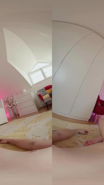 Захватывающий момент из "18VR Jessie Ames обожает использовать эти элегантные ступни, чтобы согреть вас"