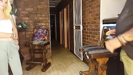 İki yaşlı adam tüm deliklerimi dolduruyor