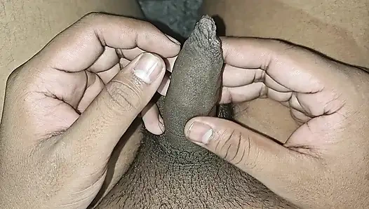 Büyük siyah yarak büyük miktarda döl atıyor