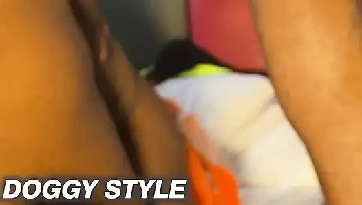 SEKSI ZENCI KORUNMASıZ SEKS IZLEMENIN TADıNı ÇıKARMAK VE ABONE OLMAK