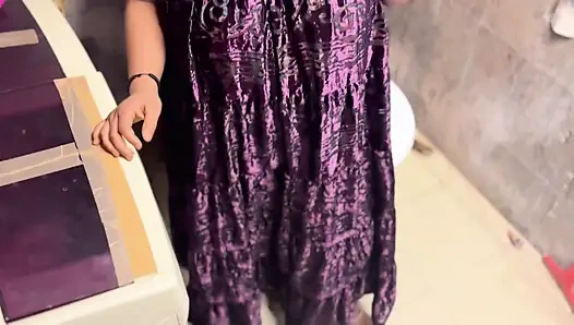 Padosan ile tüm gece durmadan ateşli banyoda sikişiyor