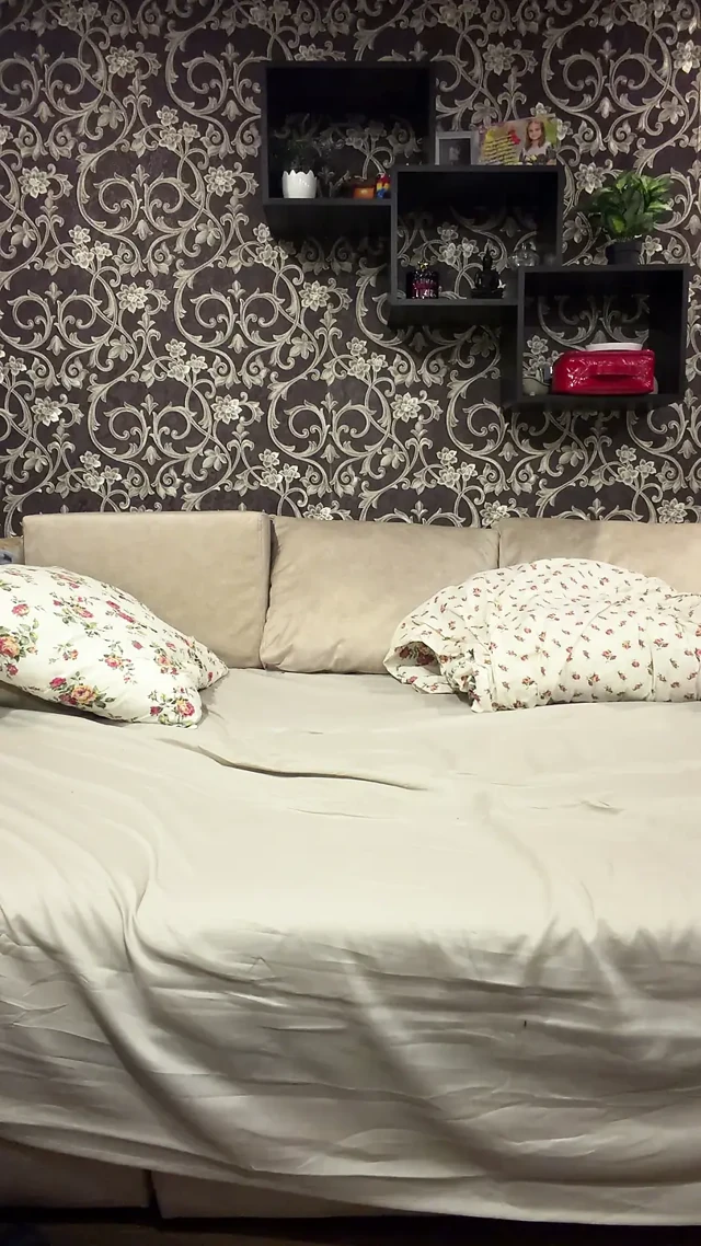 Hadi popo deliğimle oynayalım ve 23 cm uzunluğunda bir penisle büyütelim