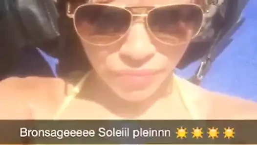 en maillot sur le bateau