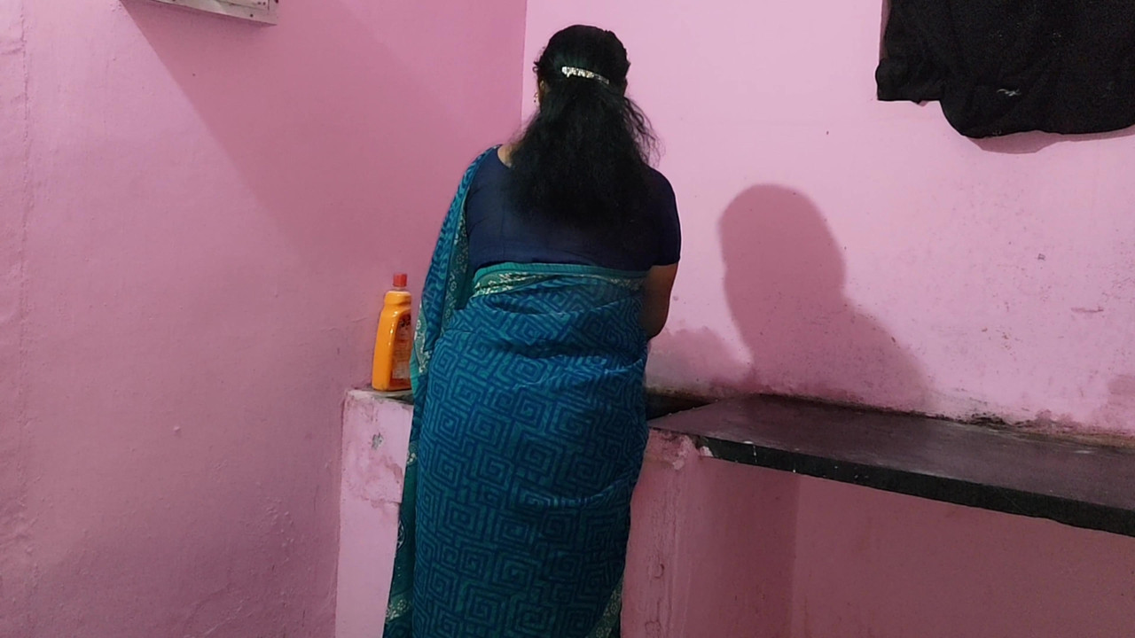 Stepmother was washing dishes in the kitchen and young boy I had sex with her