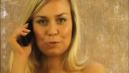 Marketa'nın büyük doğal memeli genç kız olarak ilk oyuncu seçmeleri