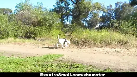 Exxxtrasmall - kafesli genç büyük bir horoz sikikleri