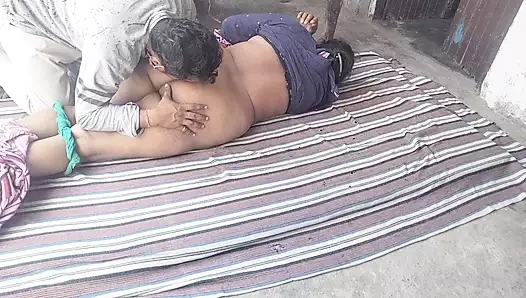 Büyük memeli kız sikişmek istiyor