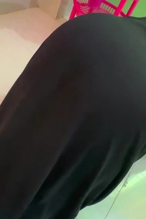 Mısırlı büyük götlü ateşli Müslüman üvey anne yatağın altında sıkıştı sadece sonra amını görüyorum ve büyük götünü sikiyorum