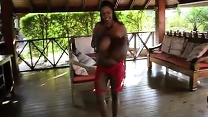 Büyük siyah göğüsler -cbp