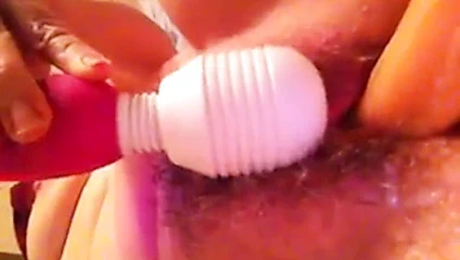 Yeni oyuncak, yeterli eller yok!