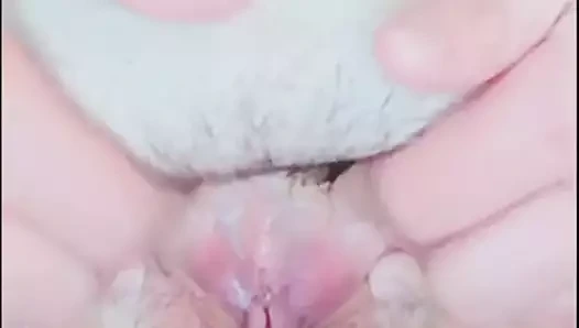 Büyük götlü seksi Meksikalı latin orta yaşlı seksi kadın striptiz yapıyor ve bikinisini çıkarıyor