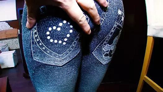 Güzel orta yaşlı seksi kadını sikiyor