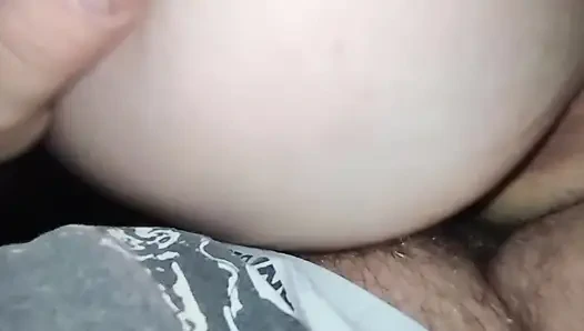 Onu arkadan alıp içine boşalıyor