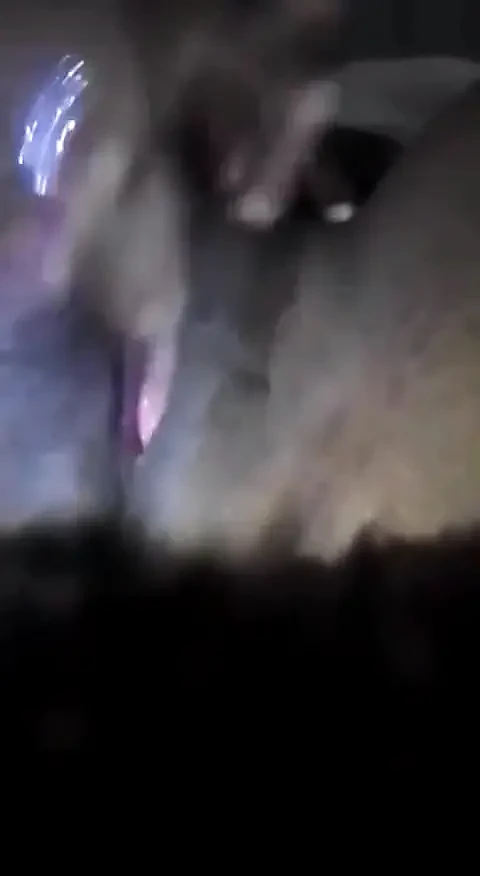 Sürtük kız arkadaşımın görüntülü görüşme seksi için beyaz bir adama ihtiyacı var