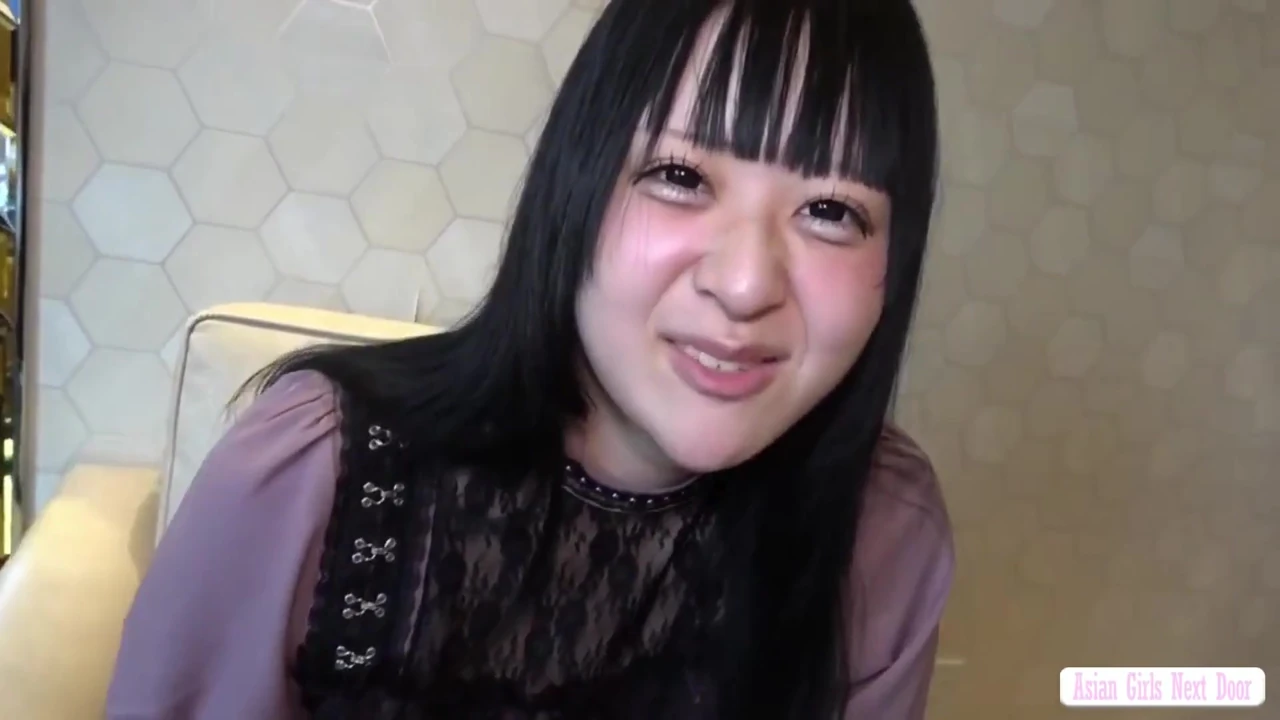 Mischievous Black-haired Cafe Girl Reveals Her Playful Secret Side in an Unforgettable Private Encounter